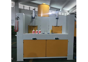 轉(zhuǎn)盤式噴砂機(jī)05